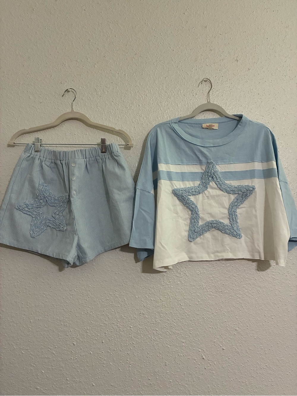 NWOT Peach Love blue star set